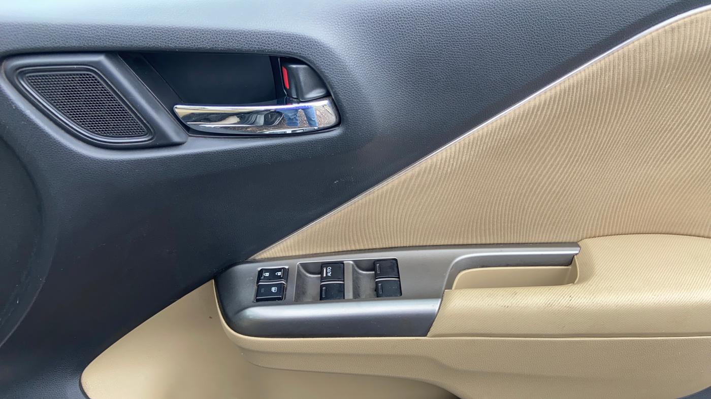 2015 Honda City 1.5L I-VTEC V MT, Petrol, Manual, 46,415 km, Driver Side Door Panels Control