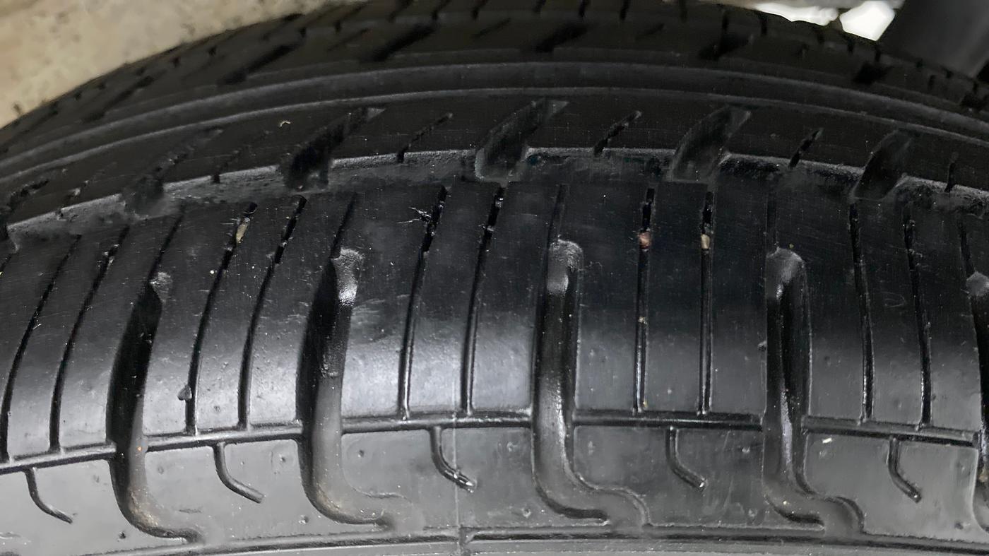 2015 Maruti Wagon R Stingray VXI, Petrol, Manual, 33,371 km, Left Rear Tyre Tread