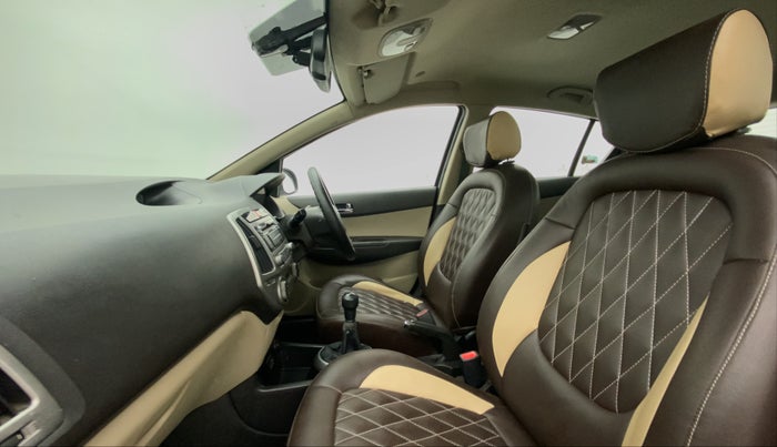 2013 Hyundai i20 SPORTZ 1.2, Petrol, Manual, 73,557 km, Right Side Front Door Cabin