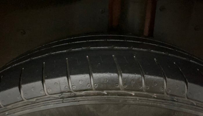 2020 MG HECTOR SHARP 1.5 DCT PETROL, Petrol, Automatic, 40,748 km, Left Rear Tyre Tread