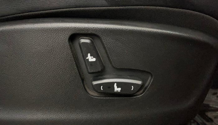 2020 MG HECTOR SHARP 1.5 DCT PETROL, Petrol, Automatic, 40,748 km, Driver Side Adjustment Panel