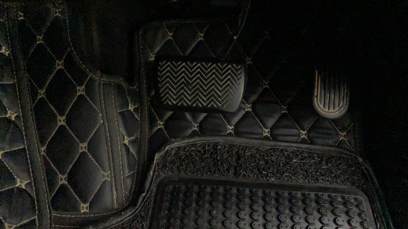 2017 Toyota Innova Crysta 2.8 GX AT 7 STR, Diesel, Automatic, 1,05,022 km, Pedals