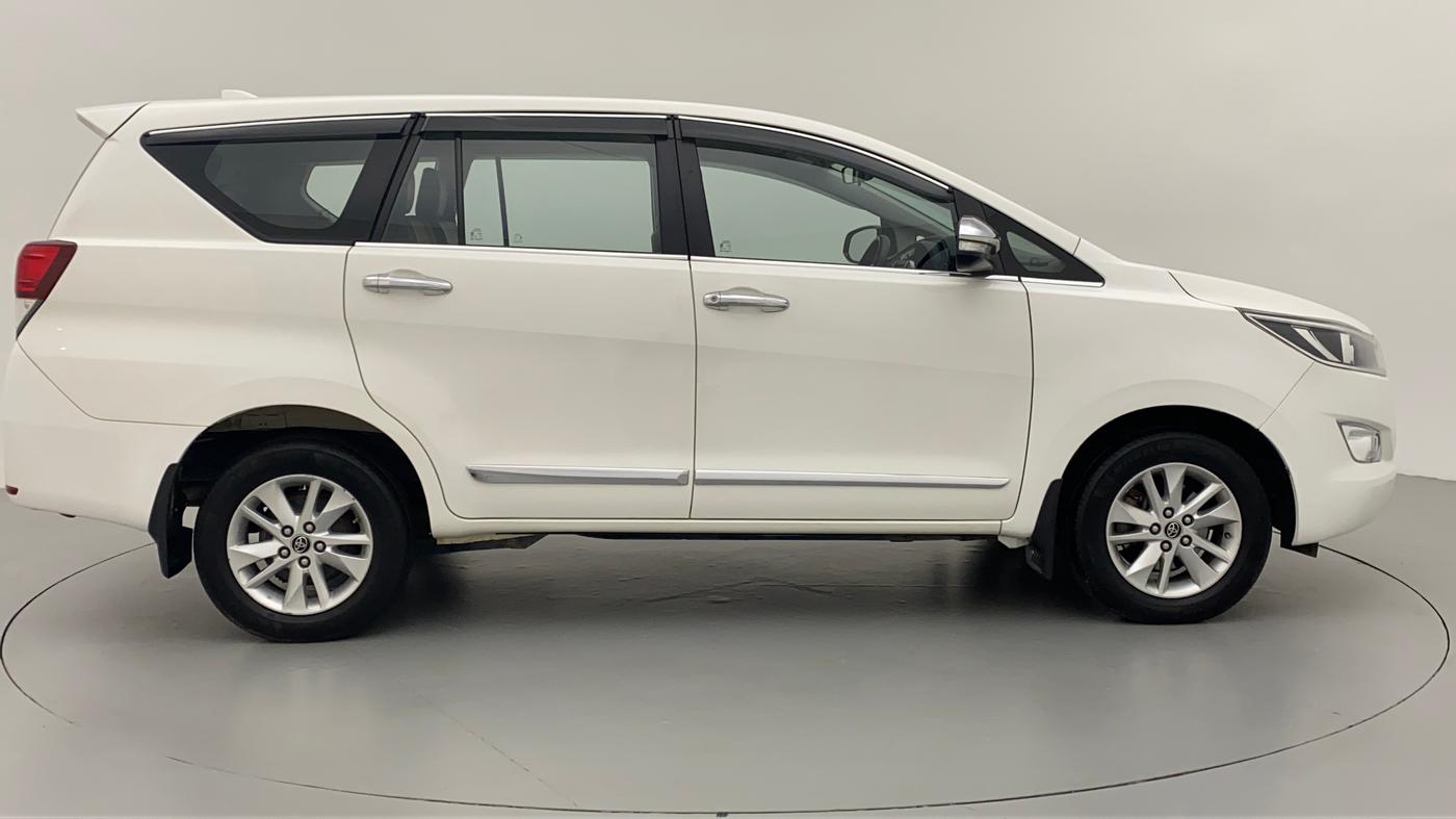 2017 Toyota Innova Crysta 2.8 GX AT 7 STR, Diesel, Automatic, 1,05,022 km, Right Side View