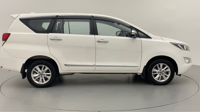 2017 Toyota Innova Crysta 2.8 GX AT 7 STR, Diesel, Automatic, 1,05,022 km, Right Side View