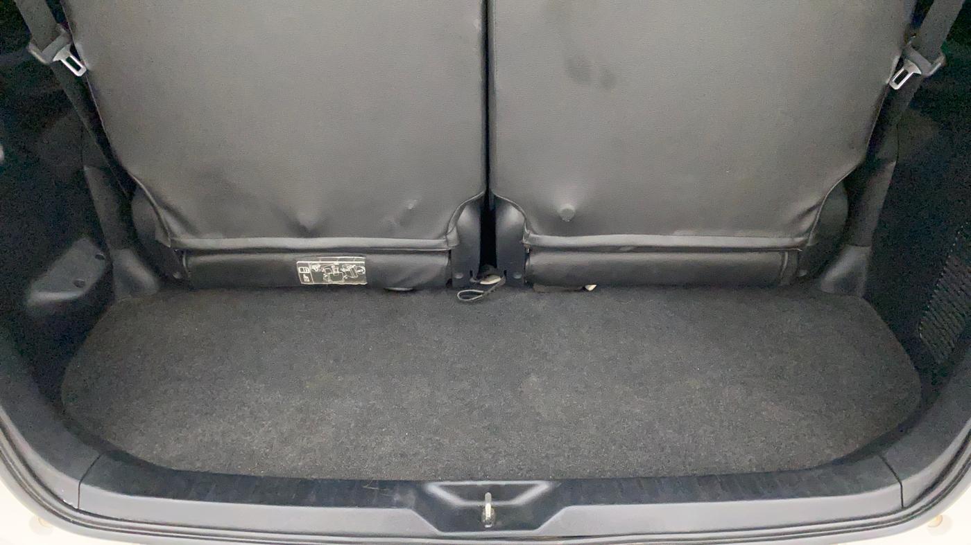 2017 Toyota Innova Crysta 2.8 GX AT 7 STR, Diesel, Automatic, 1,05,022 km, Boot Inside View