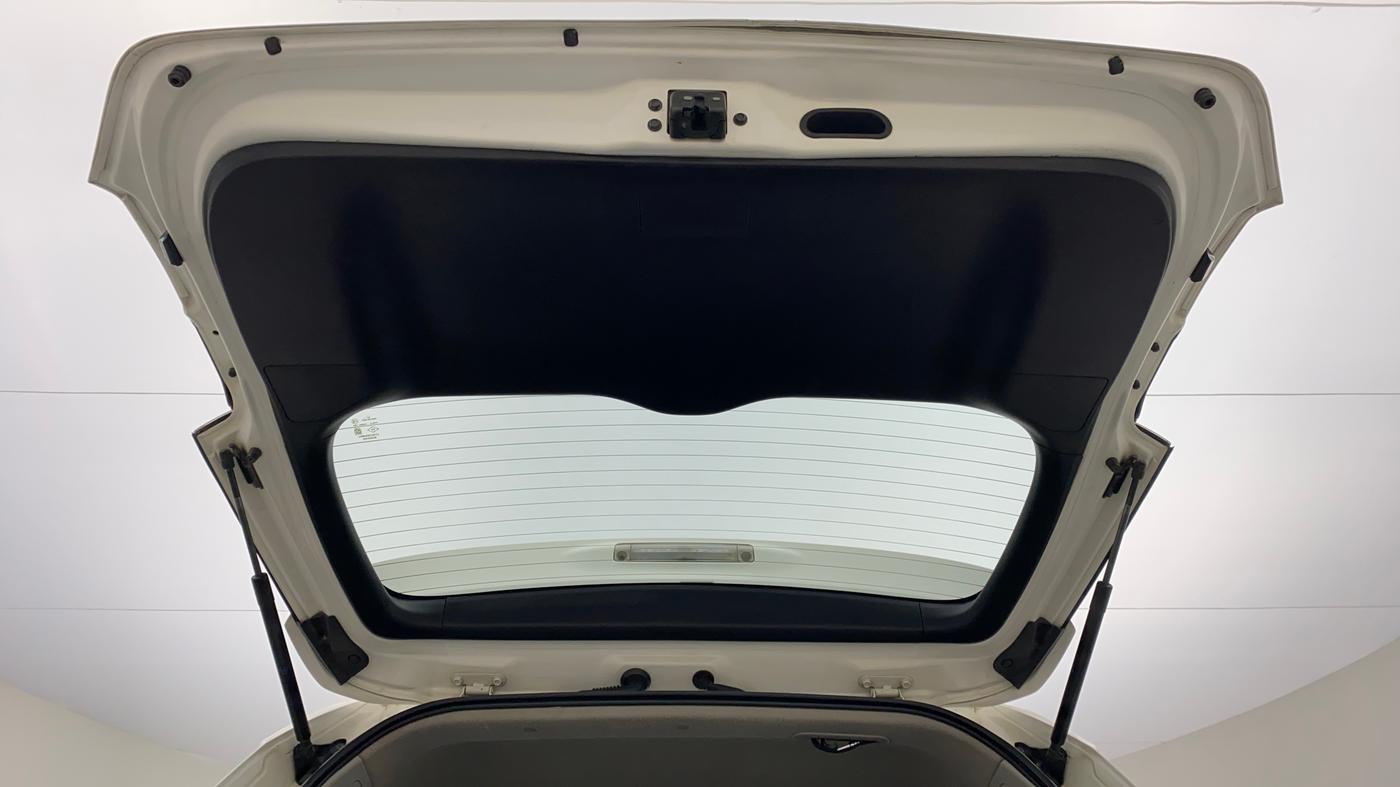 2017 Toyota Innova Crysta 2.8 GX AT 7 STR, Diesel, Automatic, 1,05,022 km, Boot Door Open