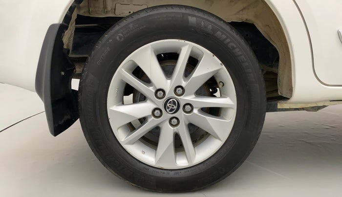 2017 Toyota Innova Crysta 2.8 GX AT 7 STR, Diesel, Automatic, 1,05,022 km, Right Rear Wheel