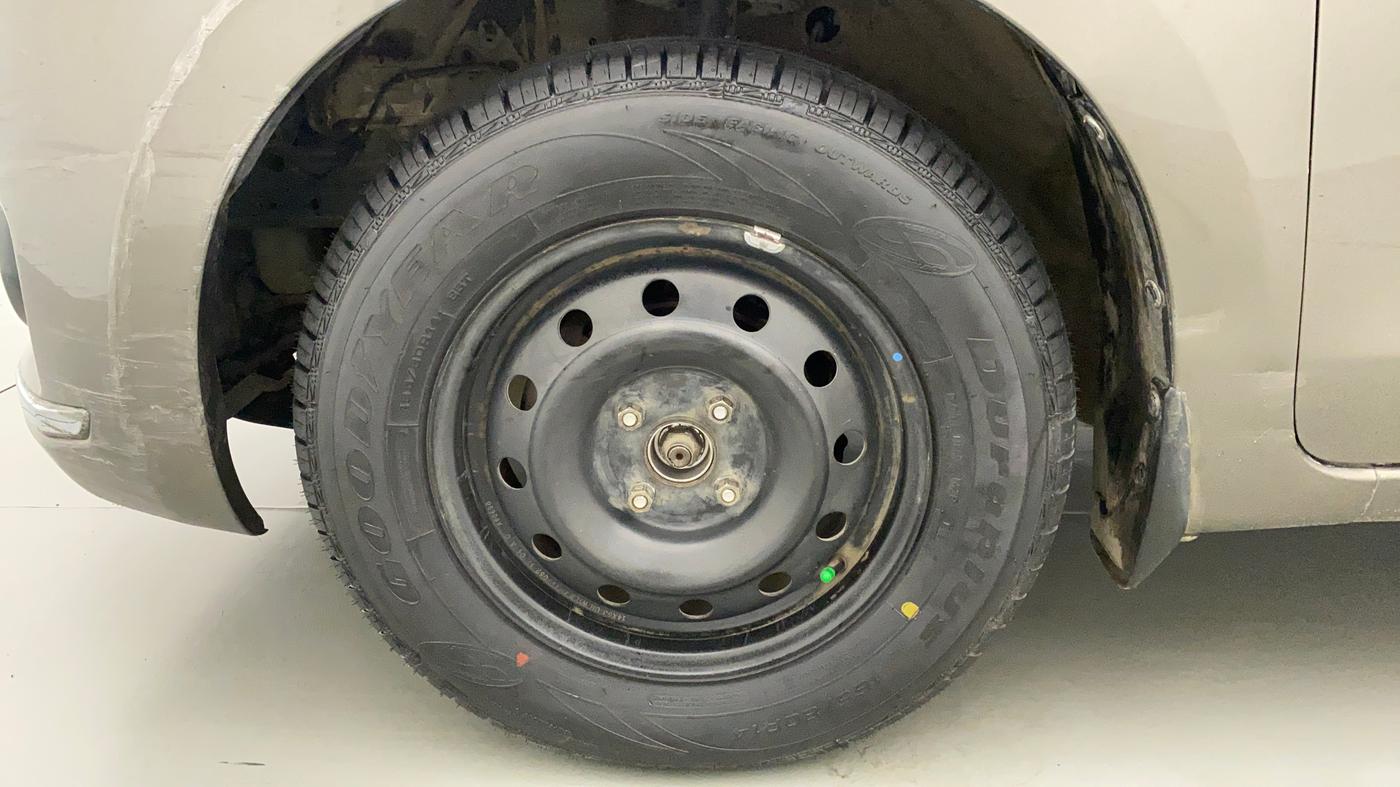 2017 Maruti Dzire VXI AMT, Petrol, Automatic, 88,813 km, Left Front Wheel