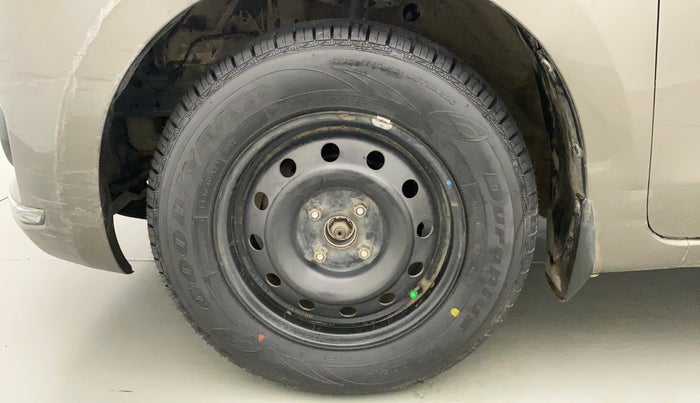 2017 Maruti Dzire VXI AMT, Petrol, Automatic, 88,813 km, Left Front Wheel
