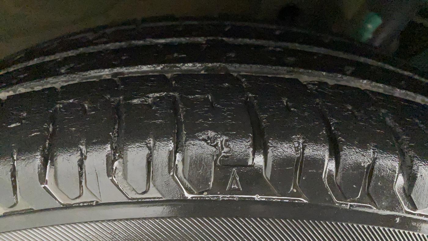 2017 Maruti Dzire VXI AMT, Petrol, Automatic, 88,813 km, Right Rear Tyre Tread