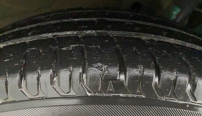 2017 Maruti Dzire VXI AMT, Petrol, Automatic, 88,813 km, Right Rear Tyre Tread