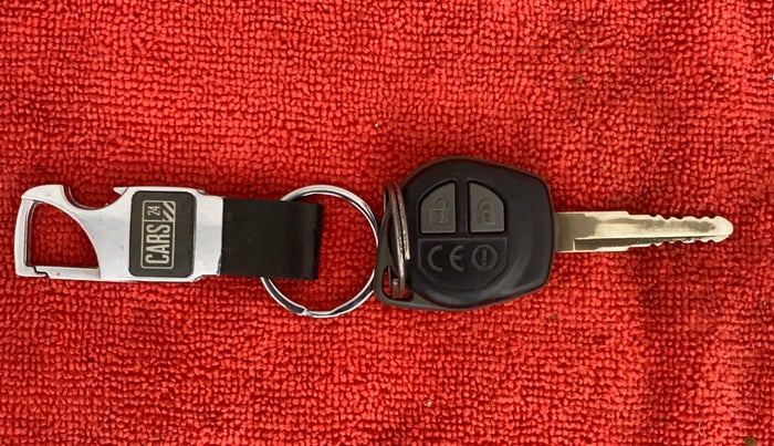 2017 Maruti Dzire VXI AMT, Petrol, Automatic, 88,813 km, Key Close Up