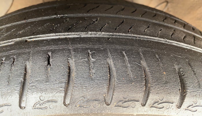 2023 Hyundai GRAND I10 NIOS SPORTZ 1.2 KAPPA VTVT CNG, CNG, Manual, 83,091 km, Left Front Tyre Tread