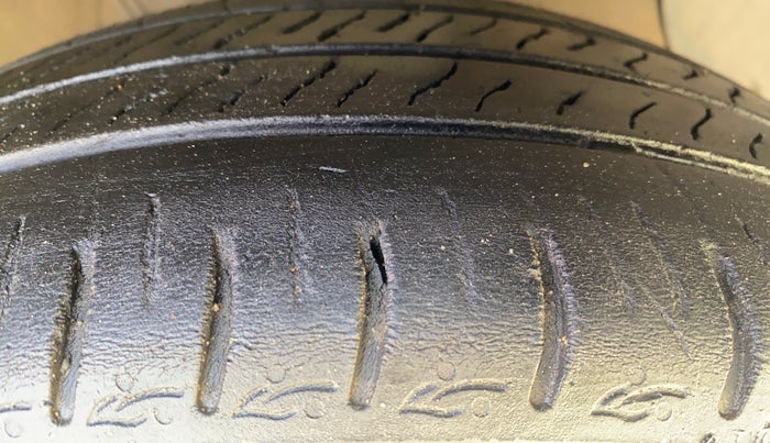 2023 Hyundai GRAND I10 NIOS SPORTZ 1.2 KAPPA VTVT CNG, CNG, Manual, 83,091 km, Right Front Tyre Tread