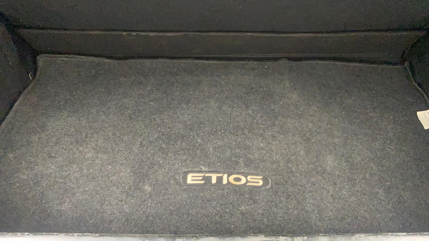 2015 Toyota Etios CROSS 1.2 G, Petrol, Manual, 81,910 km, Boot Inside