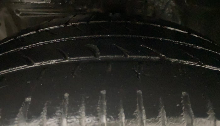 2015 Toyota Etios CROSS 1.2 G, Petrol, Manual, 81,892 km, Left Front Tyre Tread