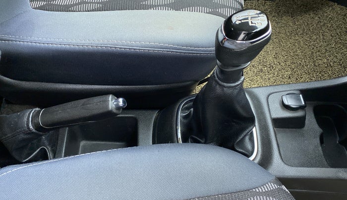 2019 Renault Kwid 1.0 RXT Opt, Petrol, Manual, 31,022 km, Gear Lever