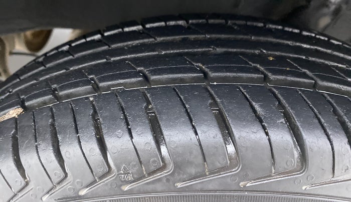 2019 Renault Kwid 1.0 RXT Opt, Petrol, Manual, 31,022 km, Left Rear Tyre Tread