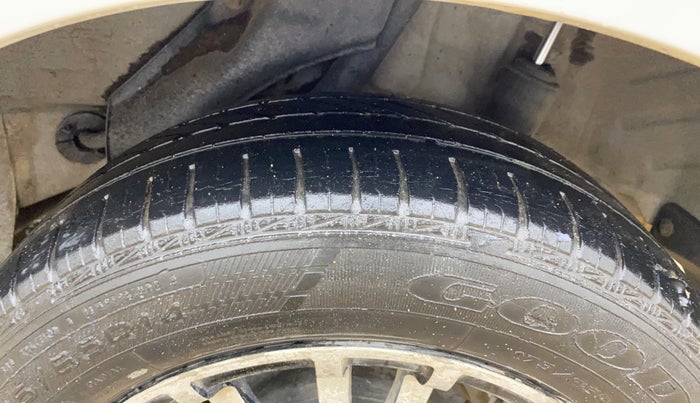 2013 Honda Amaze 1.2L I-VTEC S, Petrol, Manual, 46,206 km, Left Rear Tyre Tread