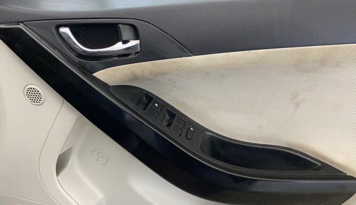 2021 Tata NEXON XZ PLUS PETROL SUNROOF, Petrol, Manual, 72,968 km, Driver Side Door Panels Control