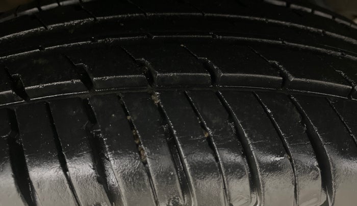2019 Renault Kwid RXT 1.0 AMT (O), Petrol, Automatic, 47,251 km, Right Rear Tyre Tread