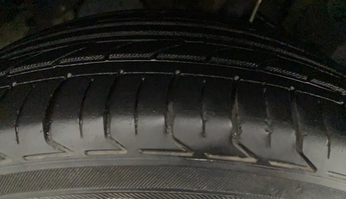 2017 Tata NEXON XM PETROL, CNG, Manual, 50,623 km, Right Rear Tyre Tread