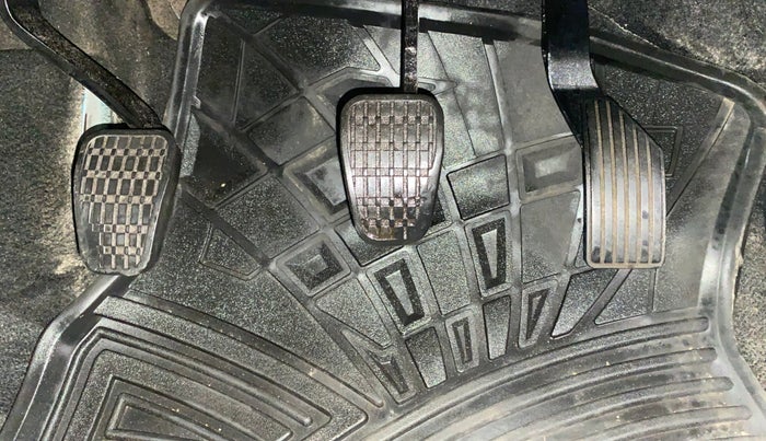 2017 Tata NEXON XM PETROL, CNG, Manual, 50,623 km, Pedals