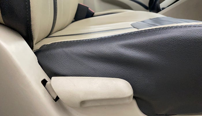 2019 Maruti Celerio VXI (O) CNG, CNG, Manual, 55,268 km, Driver Side Adjustment Panel