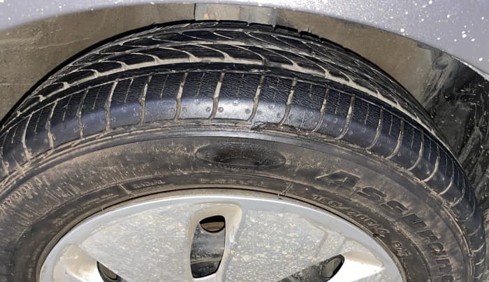 2014 Maruti Celerio VXI AMT, Petrol, Automatic, 52,465 km, Right Front Tyre Tread