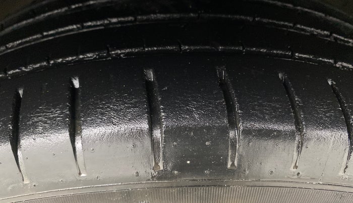 2021 Toyota Glanza G CVT, Petrol, Automatic, 33,067 km, Right Front Tyre Tread