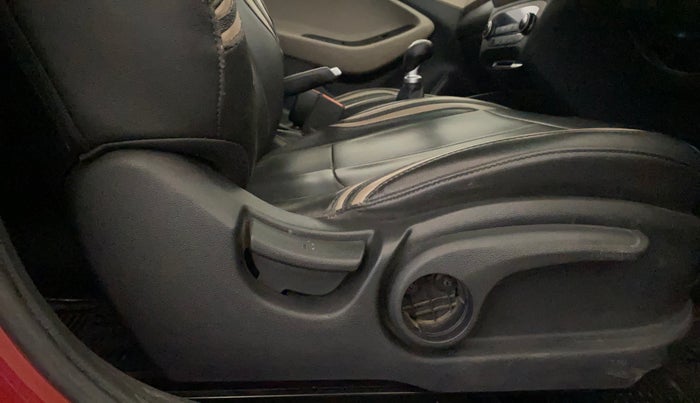 2014 Hyundai Elite i20 ASTA 1.2, Petrol, Manual, 43,196 km, Driver Side Adjustment Panel