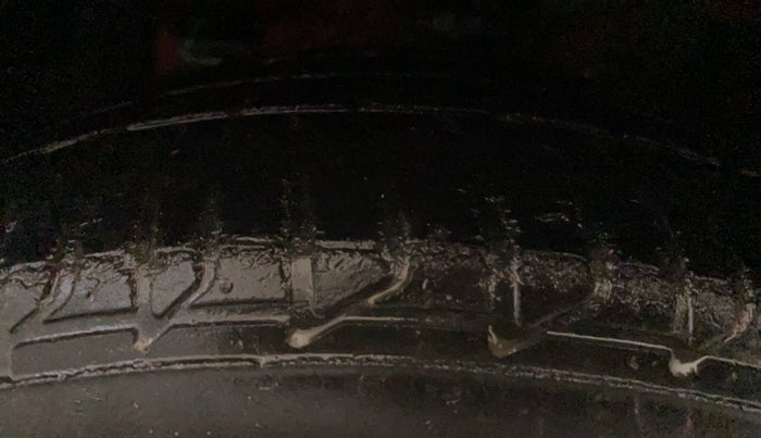 2014 Hyundai Elite i20 ASTA 1.2, Petrol, Manual, 43,196 km, Left Front Tyre Tread