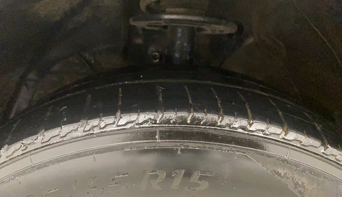 2023 Maruti Swift ZXI CNG, CNG, Manual, 38,643 km, Left Front Tyre Tread