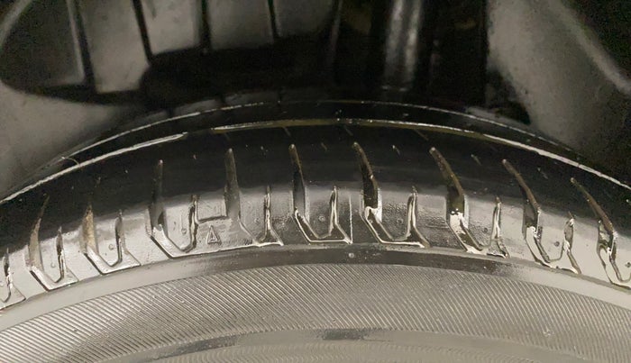 2023 Maruti Swift ZXI CNG, CNG, Manual, 38,643 km, Left Rear Tyre Tread