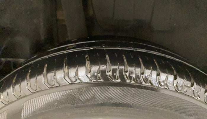 2023 Maruti Swift ZXI CNG, CNG, Manual, 38,643 km, Right Rear Tyre Tread