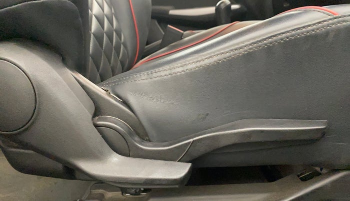 2023 Maruti Swift ZXI CNG, CNG, Manual, 38,643 km, Driver Side Adjustment Panel