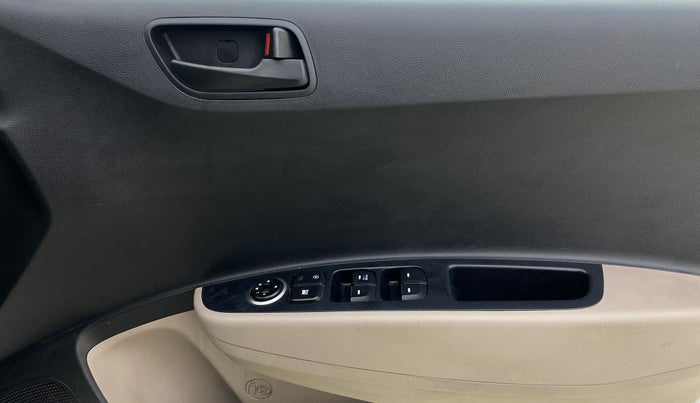 2017 Hyundai Grand i10 MAGNA 1.2 KAPPA VTVT, Petrol, Manual, 57,457 km, Driver Side Door Panels Control