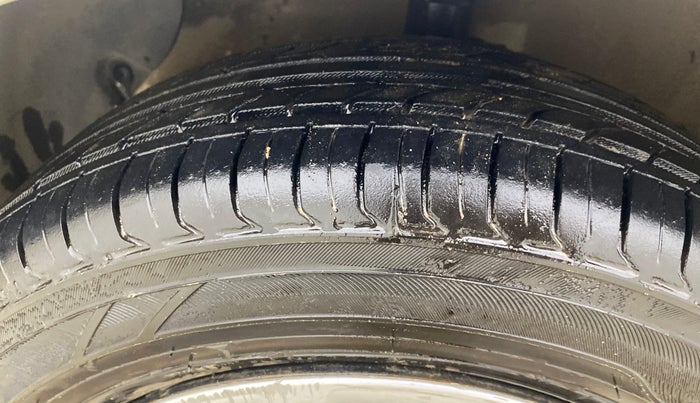 2017 Hyundai Grand i10 MAGNA 1.2 KAPPA VTVT, Petrol, Manual, 57,457 km, Left Front Tyre Tread