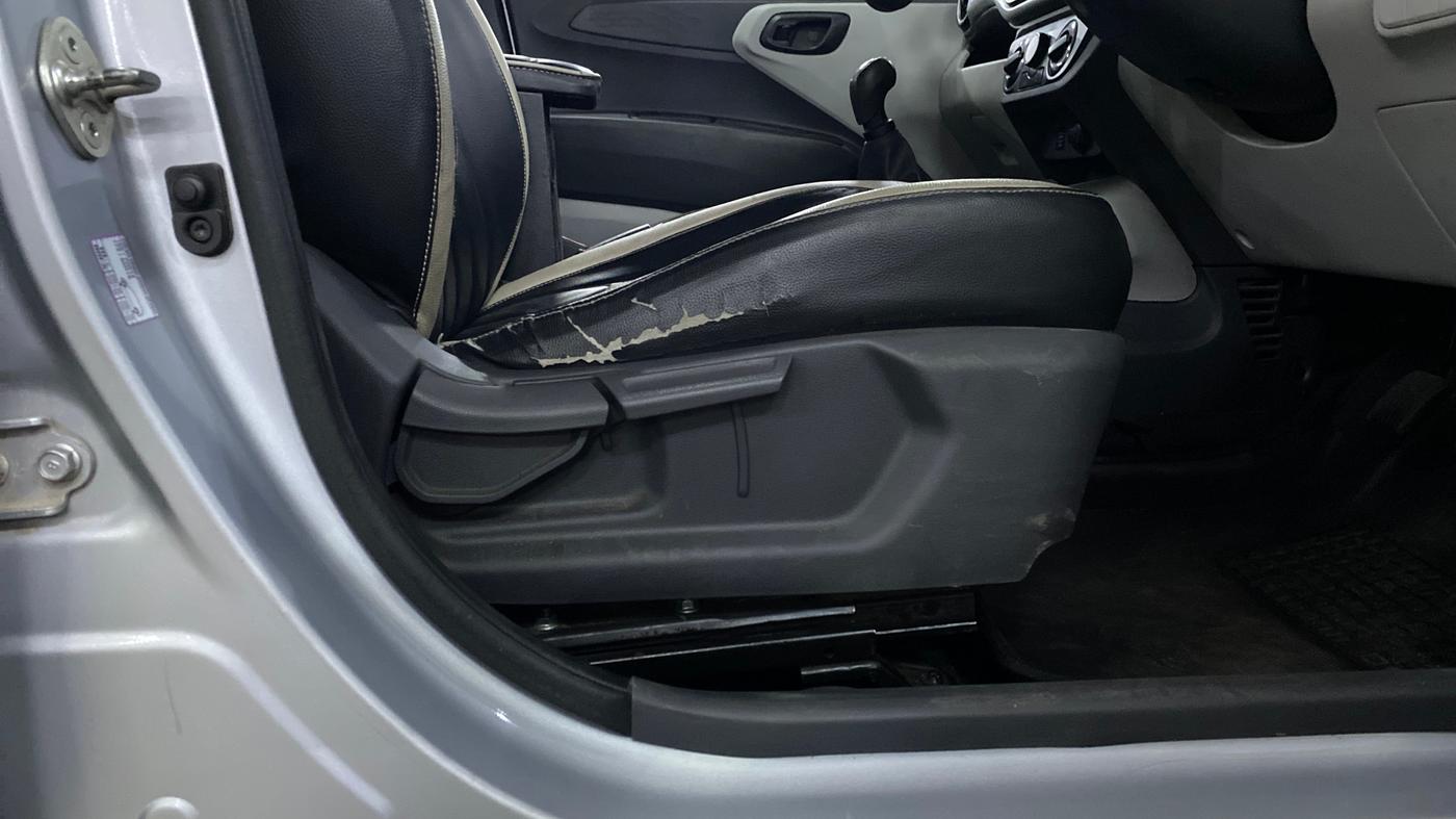 2021 Hyundai GRAND I10 NIOS MAGNA 1.2 KAPPA VTVT, Petrol, Manual, 83,984 km, Driver Side Adjustment Panel