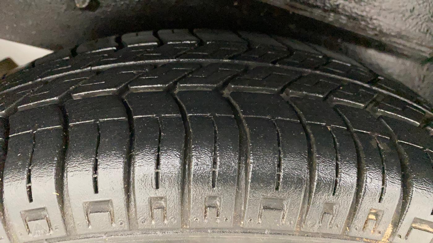2017 Maruti OMNI E 8 STR, Petrol, Manual, 23,403 km, Left Rear Tyre Tread