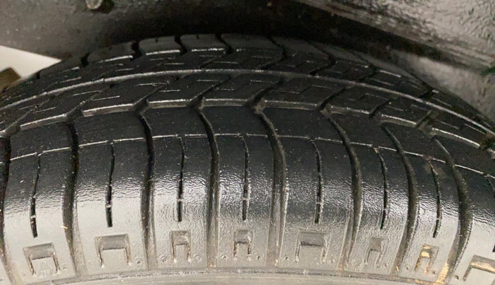 2017 Maruti OMNI E 8 STR, Petrol, Manual, 23,403 km, Left Rear Tyre Tread