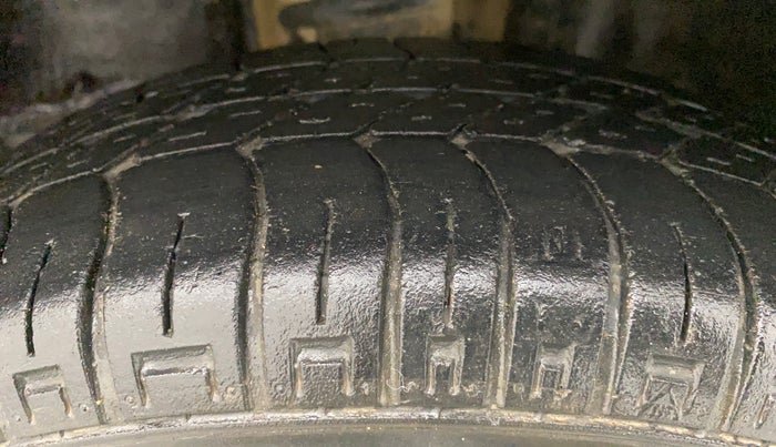 2017 Maruti OMNI E 8 STR, Petrol, Manual, 23,403 km, Right Front Tyre Tread