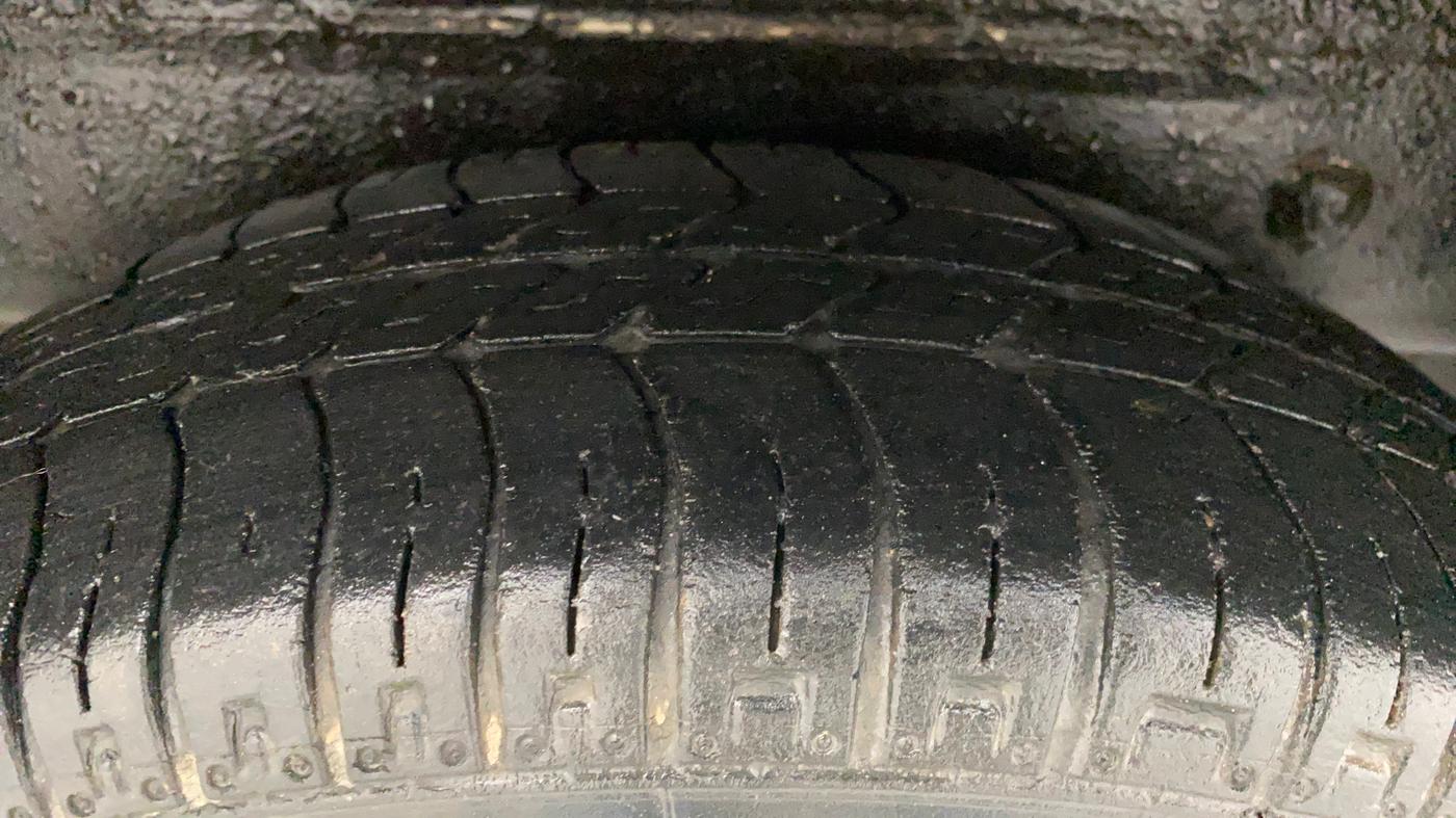 2017 Maruti OMNI E 8 STR, Petrol, Manual, 23,403 km, Right Rear Tyre Tread