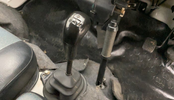 2017 Maruti OMNI E 8 STR, Petrol, Manual, 23,403 km, Gear Lever