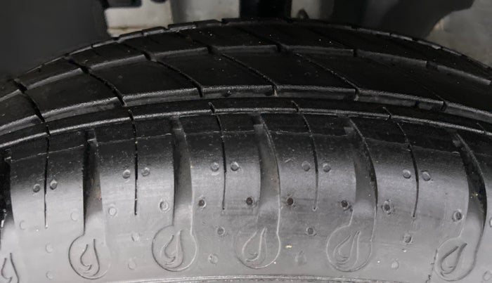 2021 Renault Kwid 1.0 CLIMBER OPT, Petrol, Manual, 1,245 km, Left Front Tyre Tread