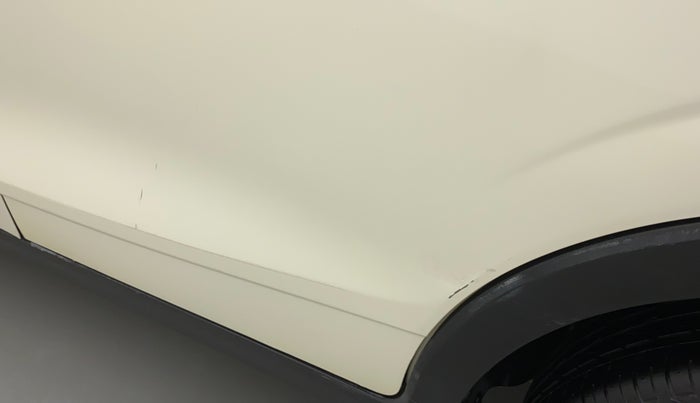 2022 Mahindra XUV300 W6 1.2 PETROL, Petrol, Manual, 21,151 km, Rear left door - Slightly dented