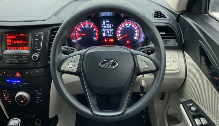2022 Mahindra XUV300 W6 1.2 PETROL, Petrol, Manual, 21,151 km, Steering Wheel Close Up