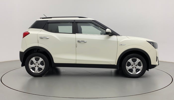 2022 Mahindra XUV300 W6 1.2 PETROL, Petrol, Manual, 21,151 km, Right Side View
