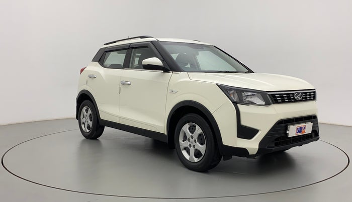 2022 Mahindra XUV300 W6 1.2 PETROL, Petrol, Manual, 21,151 km, Right Front Diagonal