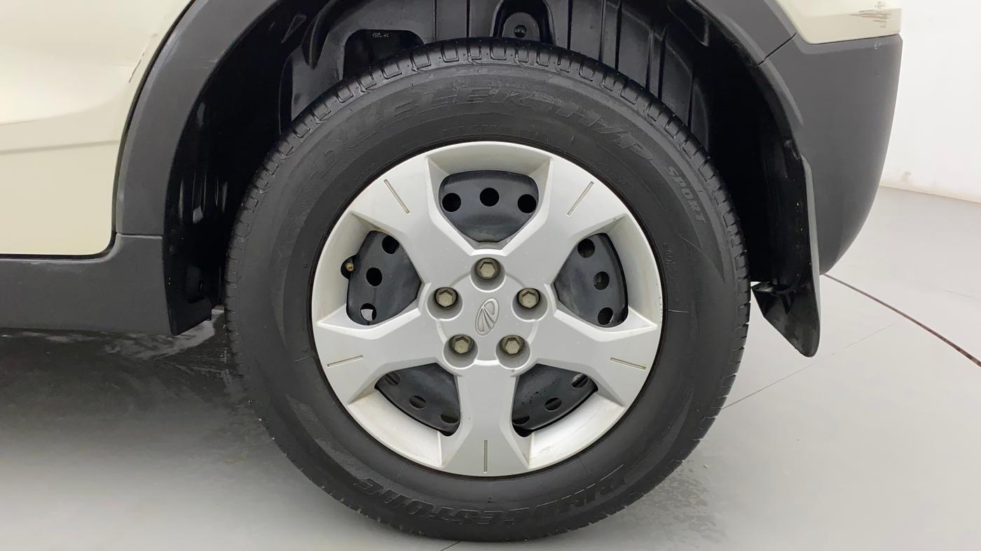 2022 Mahindra XUV300 W6 1.2 PETROL, Petrol, Manual, 21,151 km, Left Rear Wheel
